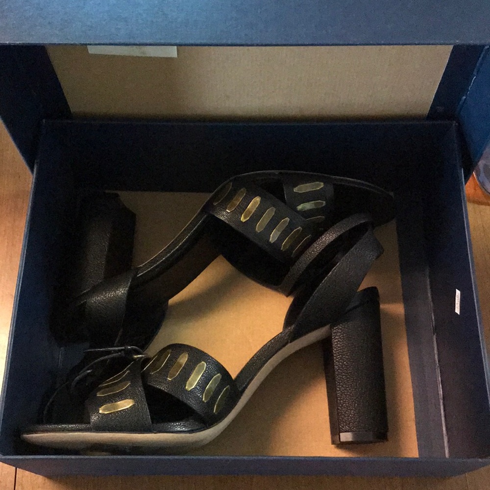🔥⭐️SALE⭐️🔥Cole Haan 8.5 chunky heel sandal